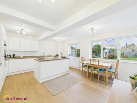 5 bedroom Semi-detached house for sale in Chacombe Road, Middleton Cheney, OX17