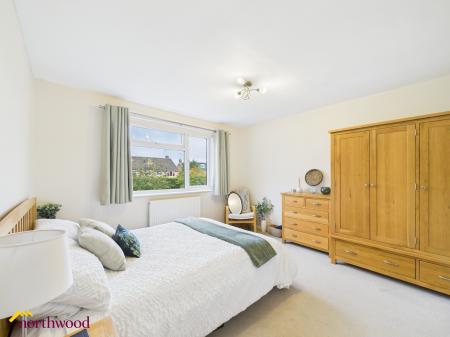 5 bedroom Semi-detached house for sale in Chacombe Road, Middleton Cheney, OX17