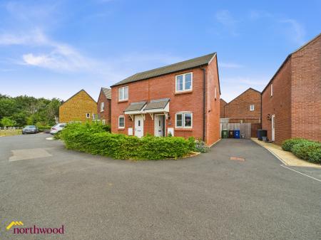 2 bedroom Semi-detached house for sale in De La Warr Drive, Banbury, OX16