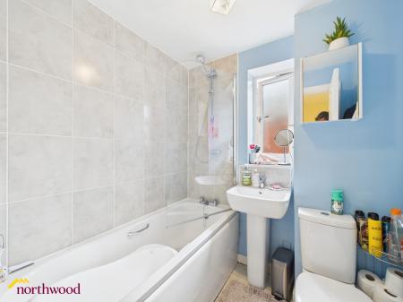 2 bedroom Semi-detached house for sale in De La Warr Drive, Banbury, OX16