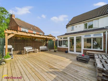 3 bedroom Semi-detached house for sale in Horsham Close, Banbury, OX16