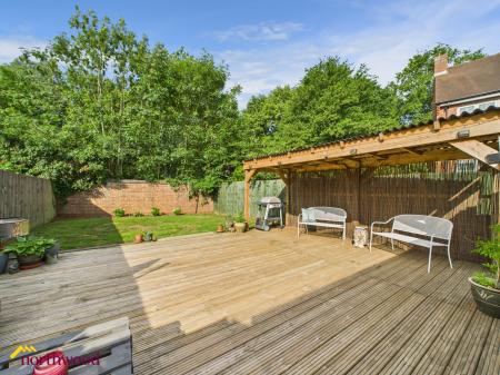 3 bedroom Semi-detached house for sale in Horsham Close, Banbury, OX16