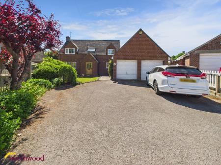 5 bedroom Detached house for sale in Lime Avenue, Banbury, OX16