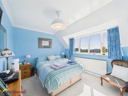 5 bedroom Detached house for sale in Lime Avenue, Banbury, OX16