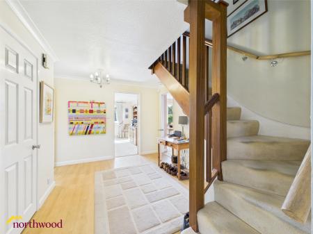 5 bedroom Detached house for sale in Lime Avenue, Banbury, OX16