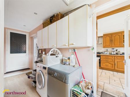 5 bedroom Detached house for sale in Lime Avenue, Banbury, OX16