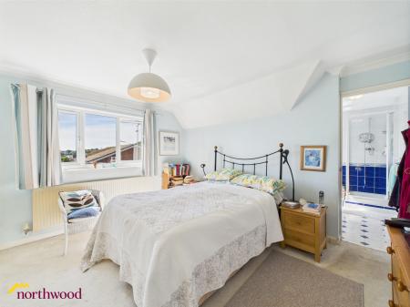 5 bedroom Detached house for sale in Lime Avenue, Banbury, OX16