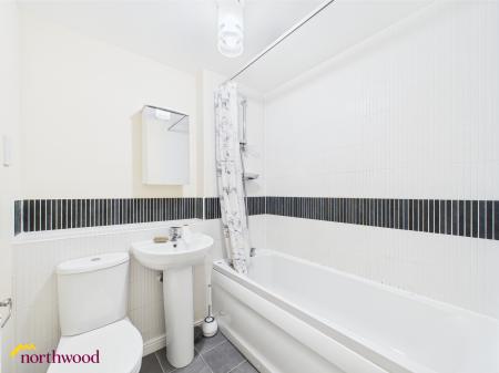 2 bedroom Terraced House for sale in Lord Fielding Close, Banbury, OX16