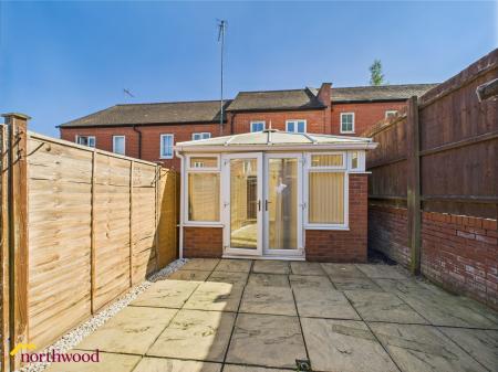 2 bedroom Terraced House for sale in Lord Fielding Close, Banbury, OX16
