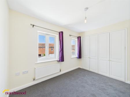 2 bedroom Terraced House for sale in Lord Fielding Close, Banbury, OX16