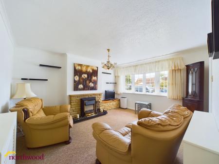 2 bedroom Detached bungalow for sale in Manor Park, Claydon, OX17