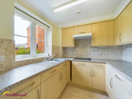 1 bedroom Flat for sale in Merisham Court School Lane, Banbury, OX16