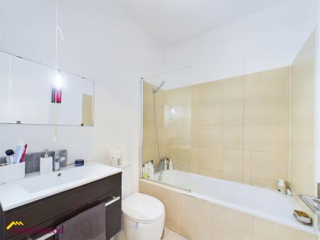 2 bedroom Flat for sale in Parsons Street, Banbury, OX16