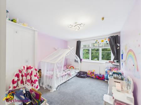 5 bedroom Detached house for sale in Reedmace Road, Bodicote, OX15