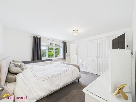 5 bedroom Detached house for sale in Reedmace Road, Bodicote, OX15