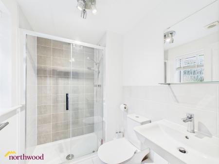 5 bedroom Detached house for sale in Reedmace Road, Bodicote, OX15