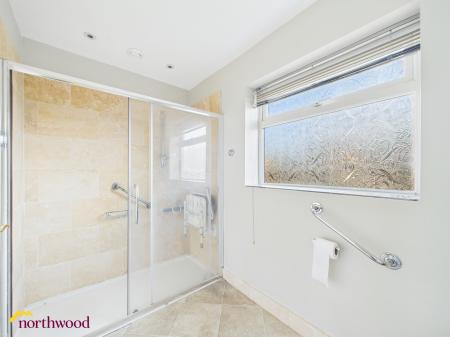 3 bedroom Detached bungalow for sale in Rochester Way, Twyford, OX17