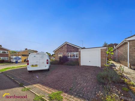 3 bedroom Detached bungalow for sale in Rochester Way, Twyford, OX17
