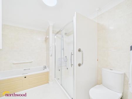 1 bedroom Retirement property for sale in School Lane, Banbury, OX16