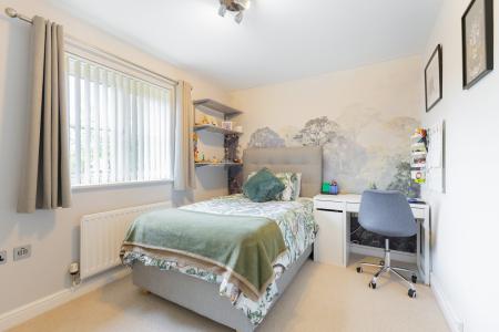 6 bedroom Detached house for sale in Slade Leas, Middleton Cheney, OX17