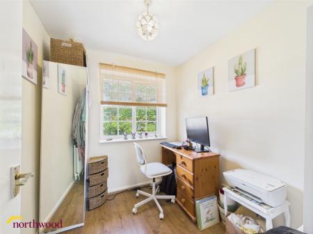 3 bedroom End of terrace house for sale in Sussex Drive, Banbury, OX16