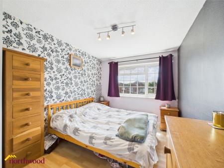 3 bedroom End of terrace house for sale in Sussex Drive, Banbury, OX16