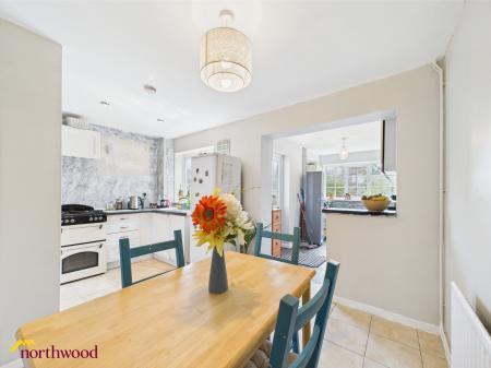 3 bedroom End of terrace house for sale in Sussex Drive, Banbury, OX16