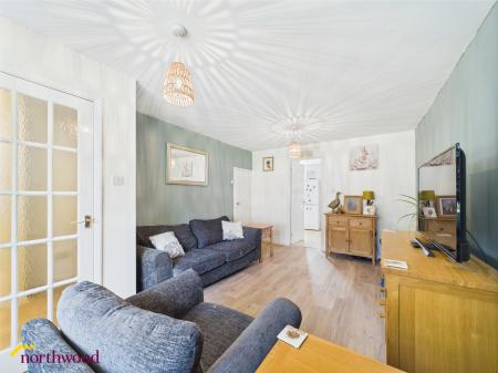 3 bedroom End of terrace house for sale in Sussex Drive, Banbury, OX16