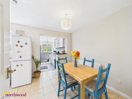 3 bedroom End of terrace house for sale in Sussex Drive, Banbury, OX16