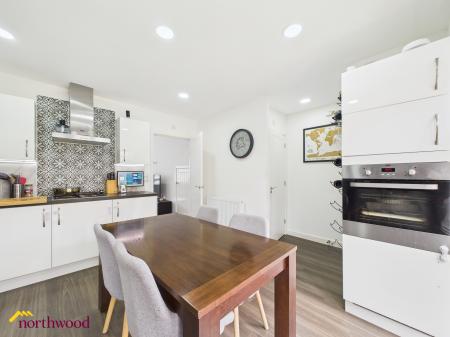 3 bedroom Semi-detached house for sale in Upton Close, Banbury, OX16