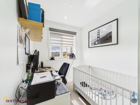 3 bedroom Semi-detached house for sale in Upton Close, Banbury, OX16