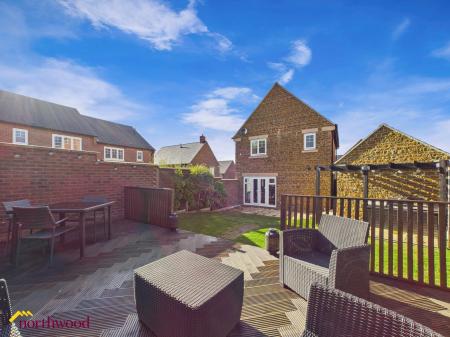 3 bedroom Detached house for sale in Yeoman Close, Bodicote, OX15