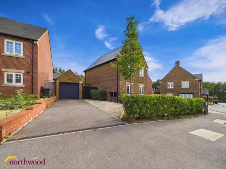 3 bedroom Detached house for sale in Yeoman Close, Bodicote, OX15