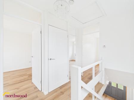 3 bedroom Semi-detached house to let in Bridle Close, Banbury, OX16