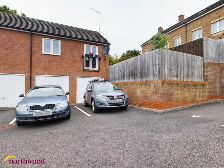 3 bedroom Semi-detached house to let in Rosemary Drive, Banbury, OX16