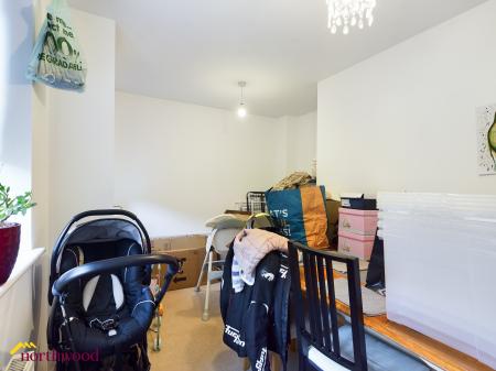 3 bedroom Semi-detached house to let in Rosemary Drive, Banbury, OX16