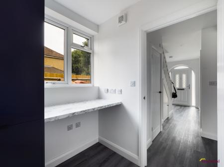 3 bedroom Semi-detached house to let in Sinclair Avenue, Banbury, OX16