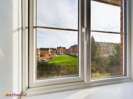 2 bedroom Terraced House to let in Waterloo Drive, Banbury, OX16