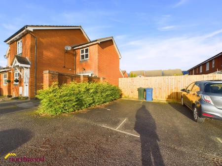 2 bedroom Terraced House to let in Waterloo Drive, Banbury, OX16