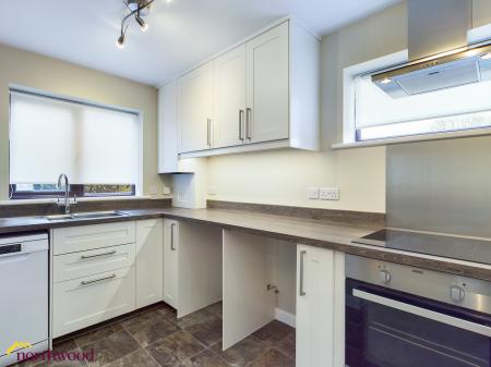 4 bedroom Terraced House to let in Broome Way, Banbury, OX16