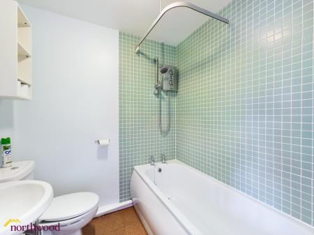 4 bedroom Terraced House to let in Broome Way, Banbury, OX16