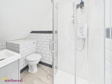 1 bedroom House share to let in High Street, Aylesbury, HP20