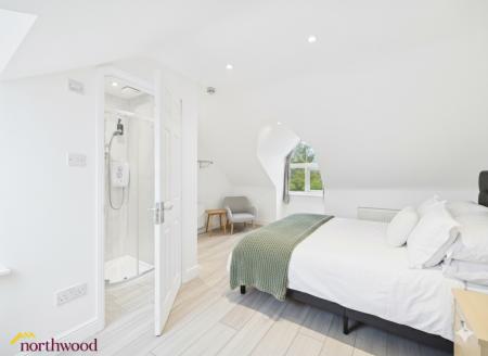 1 bedroom House share to let in High Street, Aylesbury, HP20