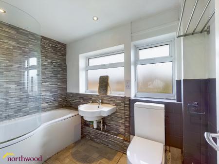 3 bedroom Terraced House to let in Evenlode, Banbury, OX16