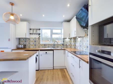 3 bedroom Terraced House to let in Evenlode, Banbury, OX16