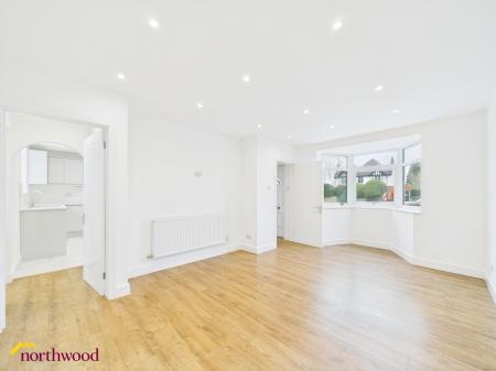 3 bedroom Semi-detached house for sale in Bloxham Road, Banbury, OX16