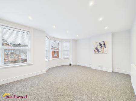 2 bedroom Maisonette to let in Newland Road, Banbury, OX16