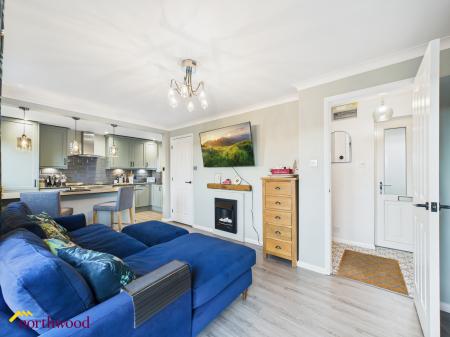 2 bedroom Semi-detached house for sale in The Camellias, Banbury, OX16
