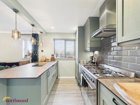 2 bedroom Semi-detached house for sale in The Camellias, Banbury, OX16