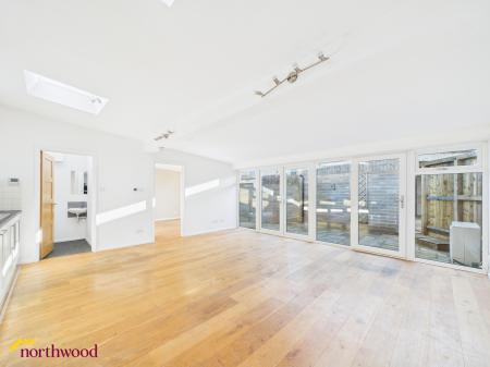 1 bedroom Detached house to let in Manor Road, Adderbury, OX17